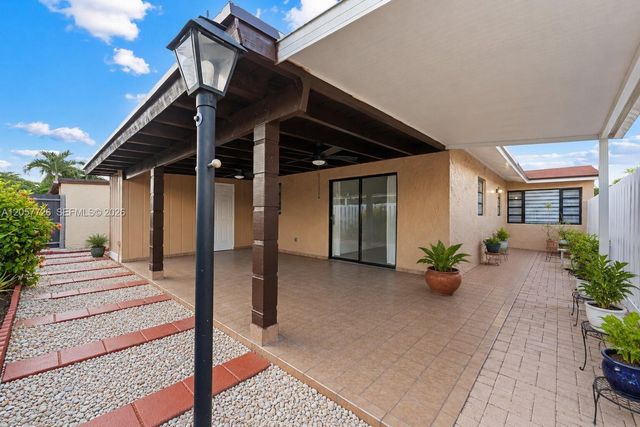 10541 SW 21st Lane, Miami, FL 33165
