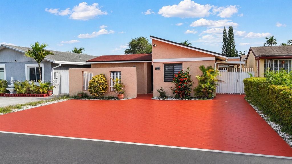 10541 SW 21st Lane, Miami, FL 33165