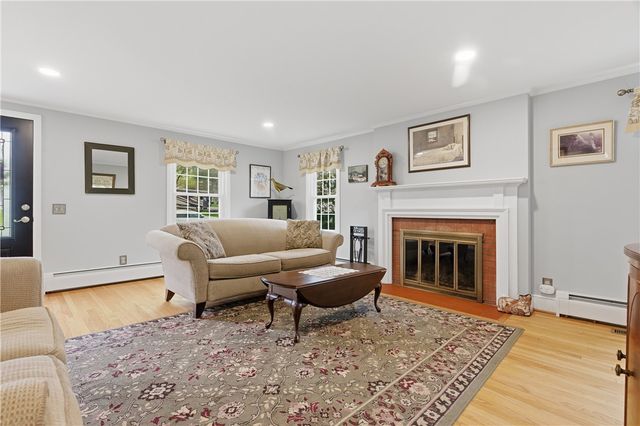 27 Old Meadow Lane, Cumberland, RI 02864