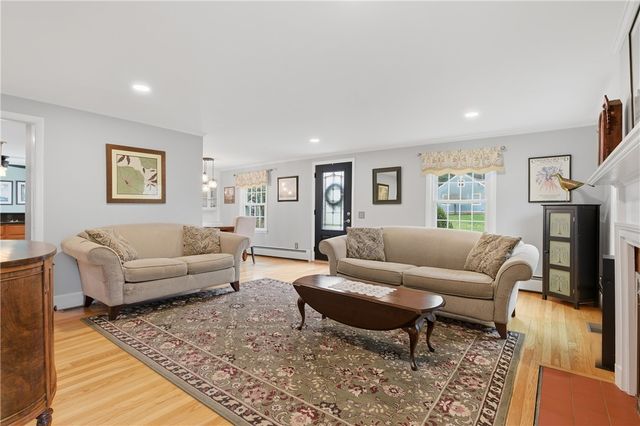 27 Old Meadow Lane, Cumberland, RI 02864