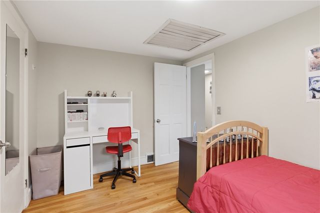 27 Old Meadow Lane, Cumberland, RI 02864