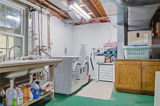 27 Old Meadow Lane, Cumberland, RI 02864