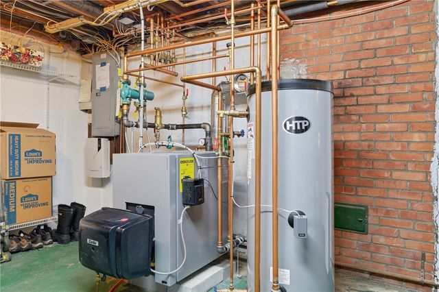 27 Old Meadow Lane, Cumberland, RI 02864