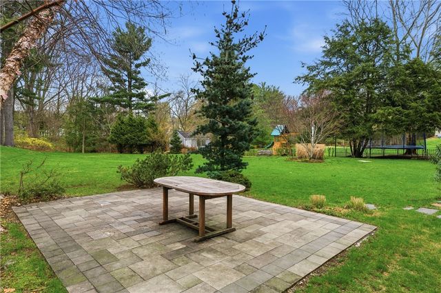 27 Old Meadow Lane, Cumberland, RI 02864