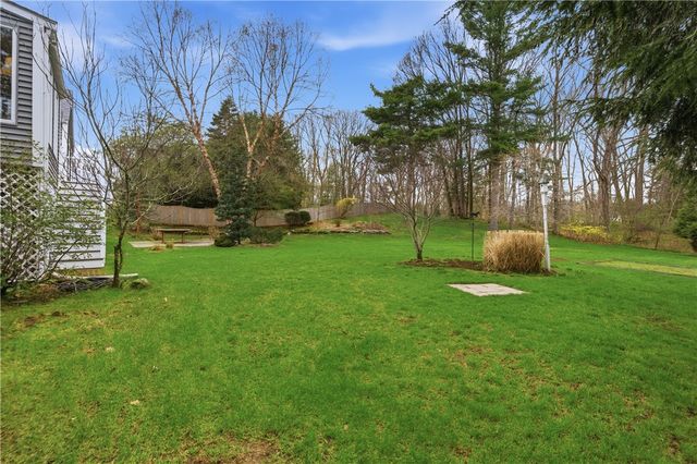 27 Old Meadow Lane, Cumberland, RI 02864