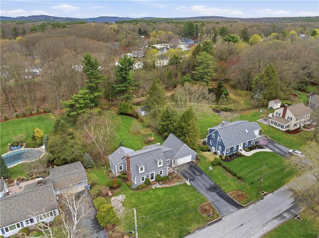 27 Old Meadow Lane, Cumberland, RI 02864