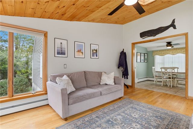 27 Old Meadow Lane, Cumberland, RI 02864