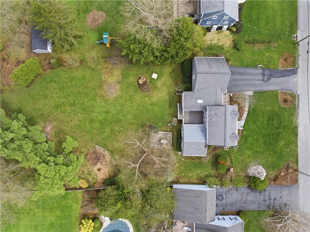 27 Old Meadow Lane, Cumberland, RI 02864