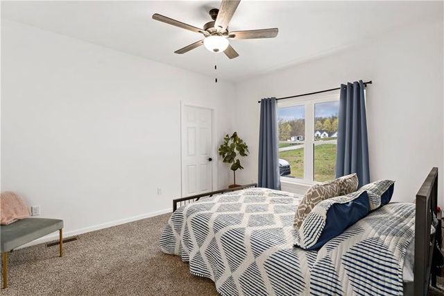 300 TIMBERLINE DR, N Franklin Twp, PA 15301
