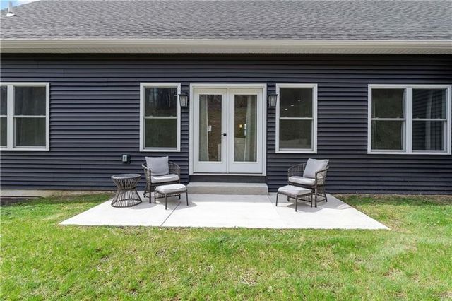 300 TIMBERLINE DR, N Franklin Twp, PA 15301