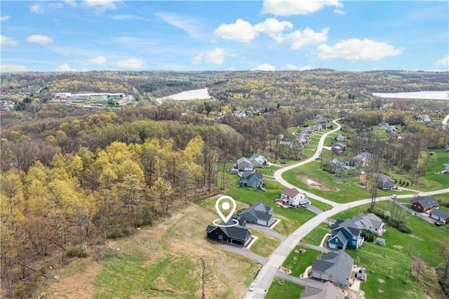 300 TIMBERLINE DR, N Franklin Twp, PA 15301