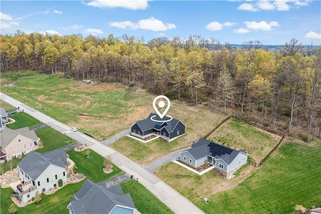 300 TIMBERLINE DR, N Franklin Twp, PA 15301
