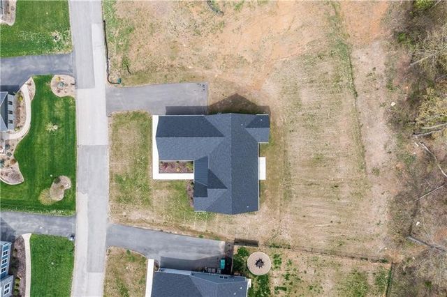 300 TIMBERLINE DR, N Franklin Twp, PA 15301