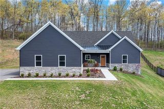 300 TIMBERLINE DR, N Franklin Twp, PA 15301
