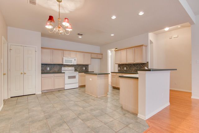 1133 Hillwood Drive, Saginaw, TX 76179