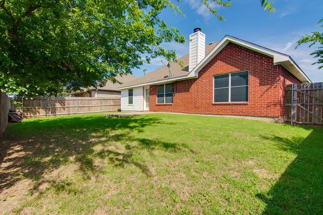 1133 Hillwood Drive, Saginaw, TX 76179
