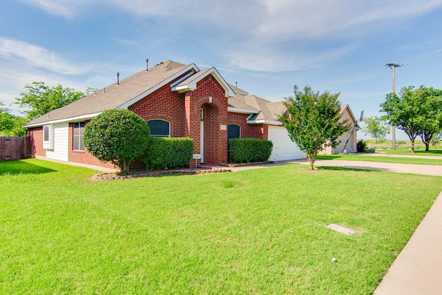 1133 Hillwood Drive, Saginaw, TX 76179
