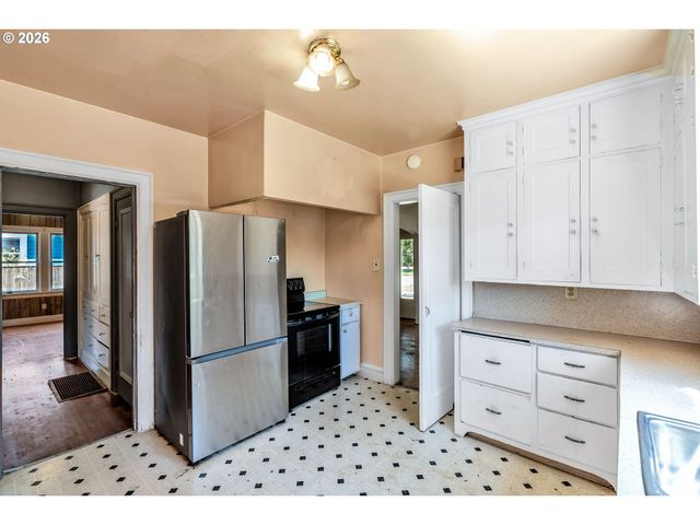 8906 N WILLAMETTE Blvd, Portland, OR 97203