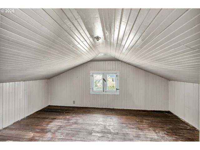 8906 N WILLAMETTE Blvd, Portland, OR 97203