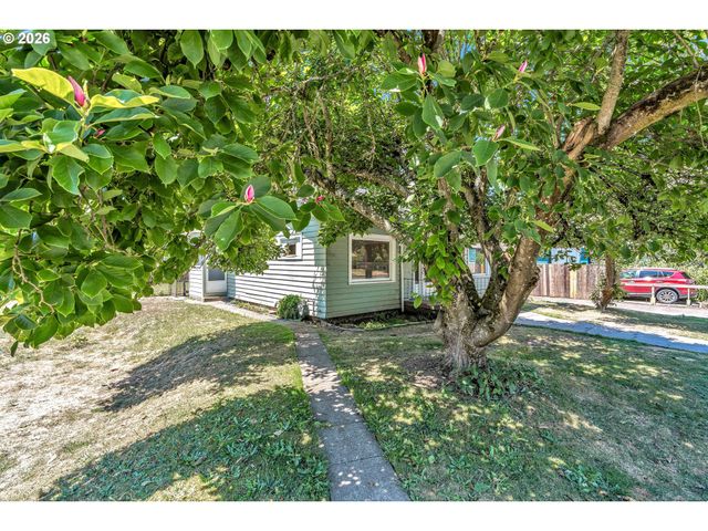 8906 N WILLAMETTE Blvd, Portland, OR 97203