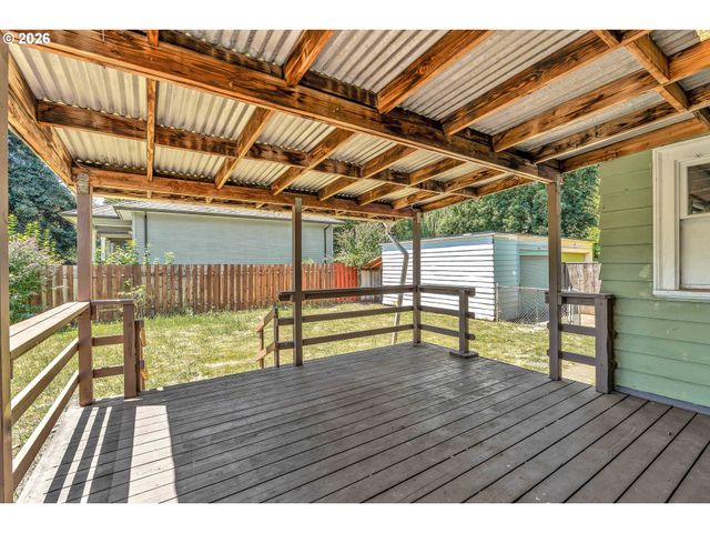 8906 N WILLAMETTE Blvd, Portland, OR 97203