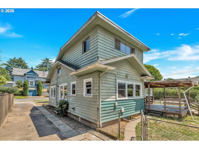 8906 N WILLAMETTE Blvd, Portland, OR 97203