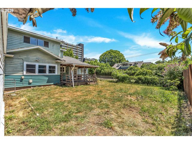 8906 N WILLAMETTE Blvd, Portland, OR 97203