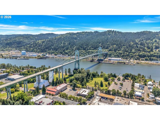 8906 N WILLAMETTE Blvd, Portland, OR 97203