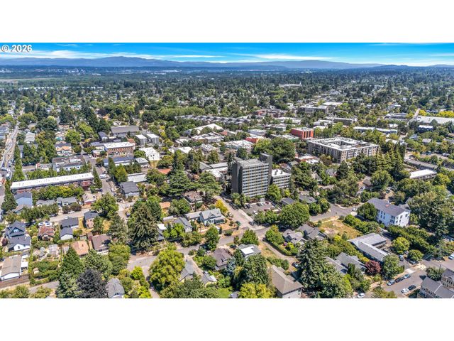 8906 N WILLAMETTE Blvd, Portland, OR 97203