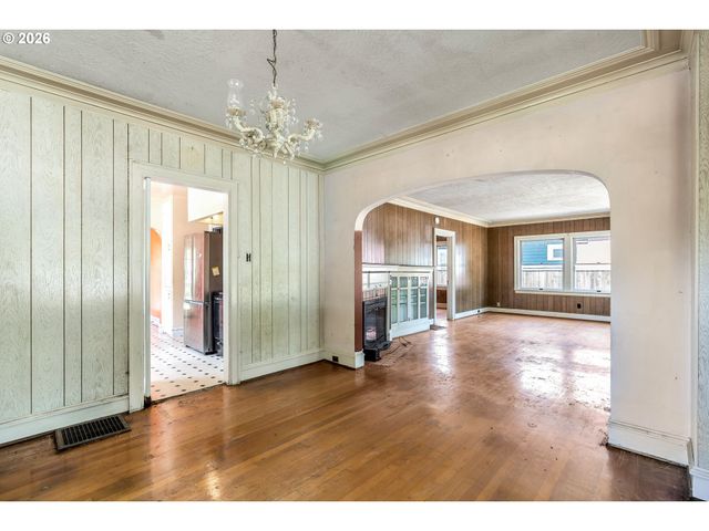 8906 N WILLAMETTE Blvd, Portland, OR 97203