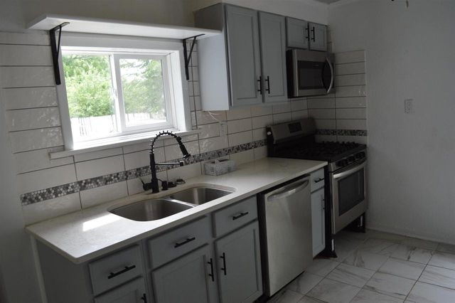 313 Pleasant Street, Clinton, WI 53525