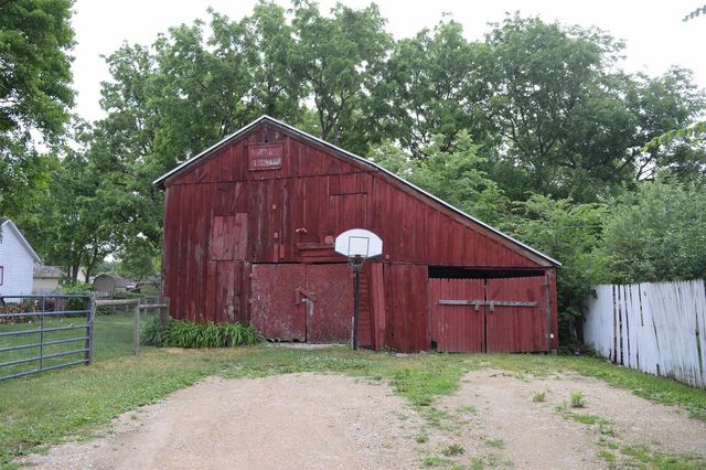 313 Pleasant Street, Clinton, WI 53525