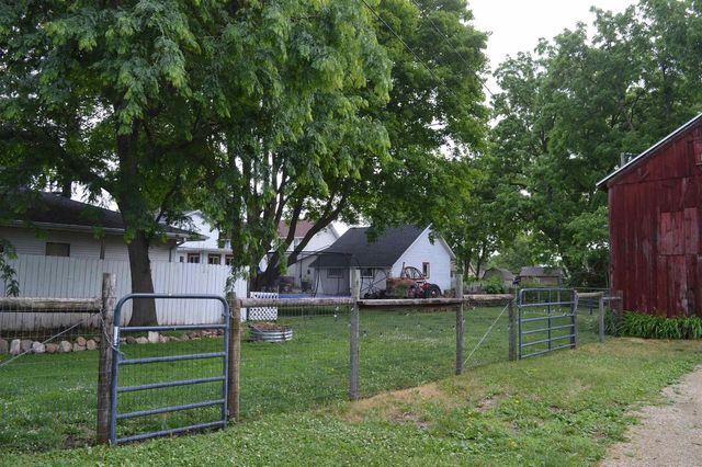 313 Pleasant Street, Clinton, WI 53525