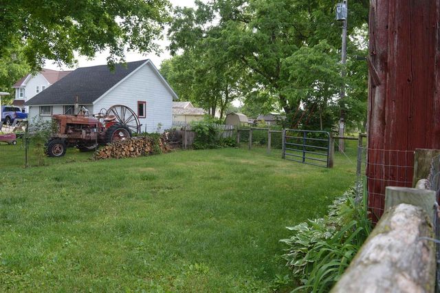 313 Pleasant Street, Clinton, WI 53525