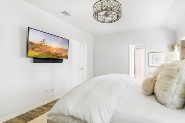 3118 This Way, Kingwood, TX 77339