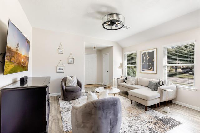 3118 This Way, Kingwood, TX 77339