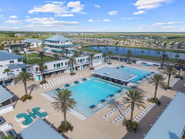 723 Seaside Dr, Crystal Beach, TX 77650