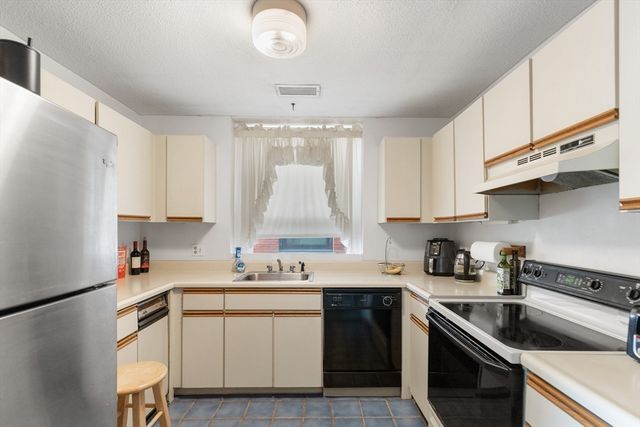 181 North St 105, Salem, MA 01970