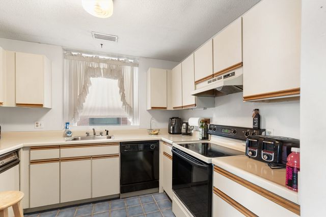 181 North St 105, Salem, MA 01970