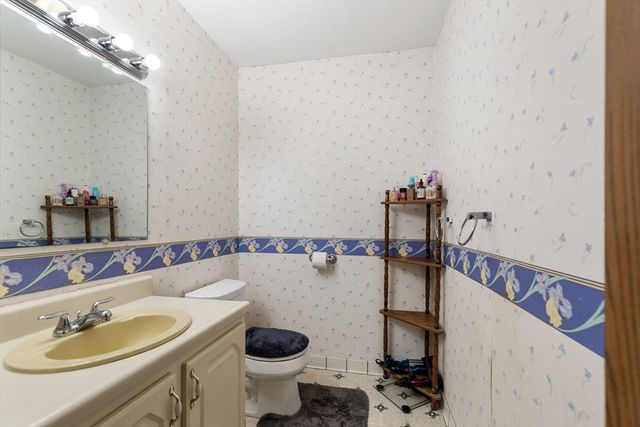 181 North St 105, Salem, MA 01970