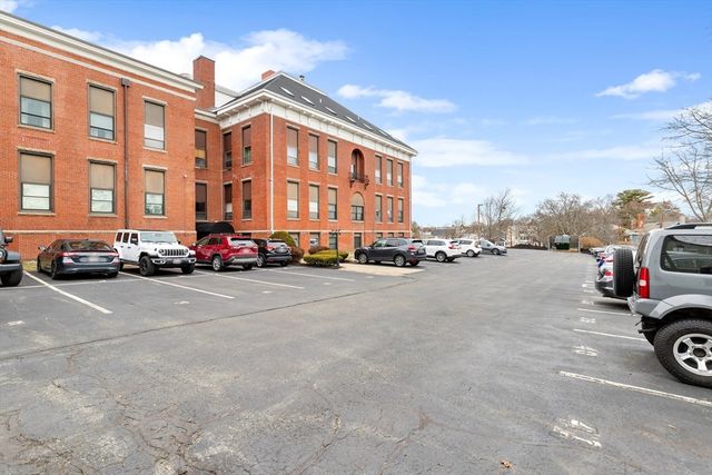 181 North St 105, Salem, MA 01970