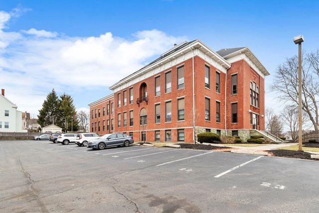 181 North St 105, Salem, MA 01970