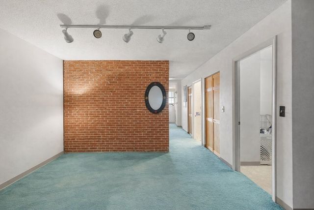 181 North St 105, Salem, MA 01970