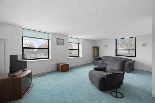 181 North St 105, Salem, MA 01970