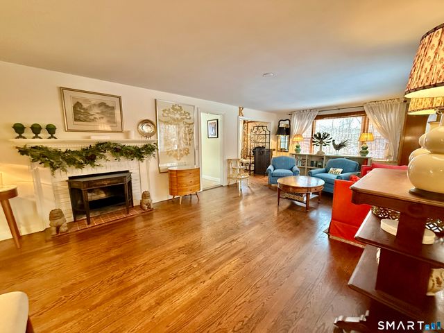 142 Washington Road, Woodbury, CT 06798