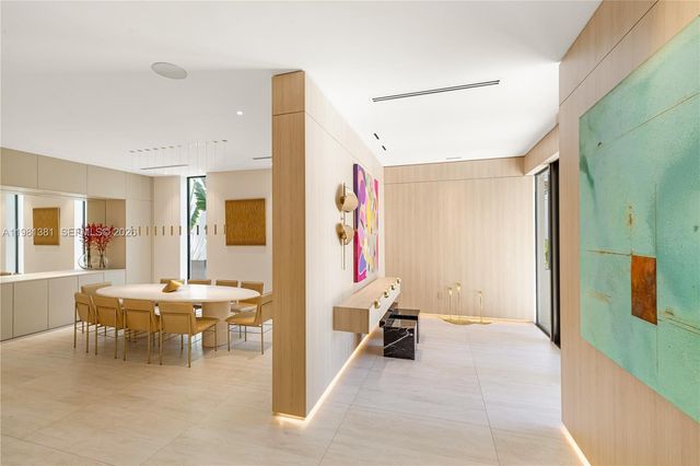 707 NE 77th St, Miami, FL 33138