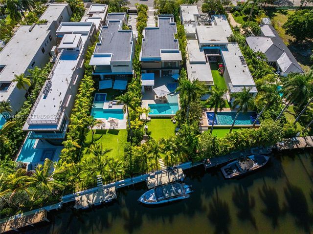 707 NE 77th St, Miami, FL 33138