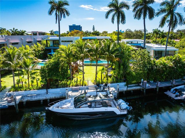 707 NE 77th St, Miami, FL 33138