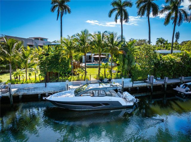 707 NE 77th St, Miami, FL 33138