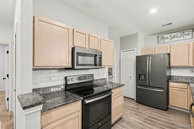 16413 Dominion Drive, Macomb, MI 48044